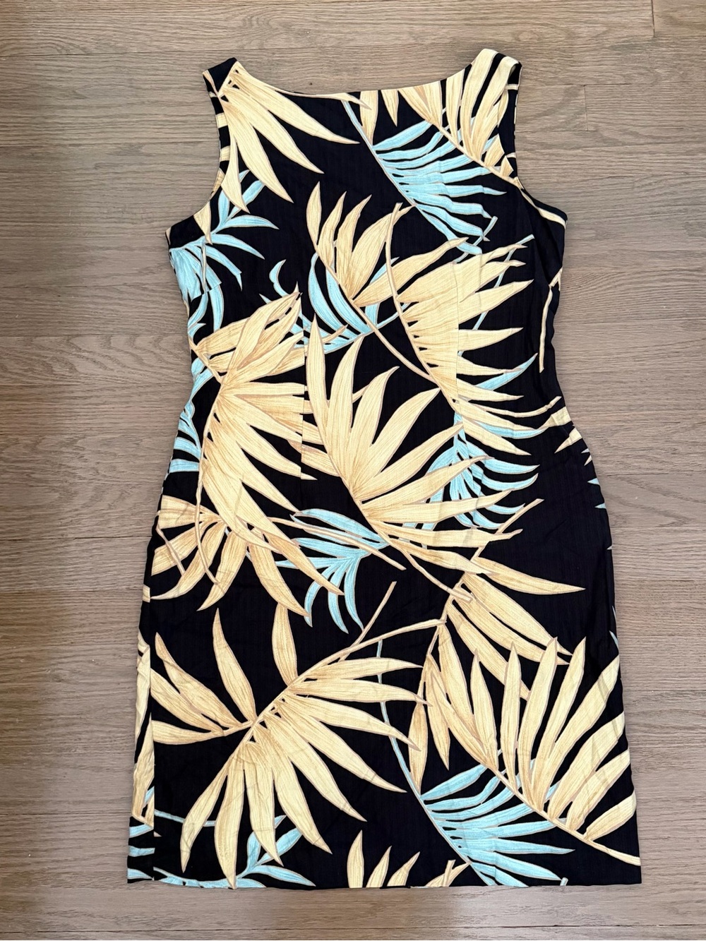 Vintage Tori Richard 100% silk boat neck tropical dress